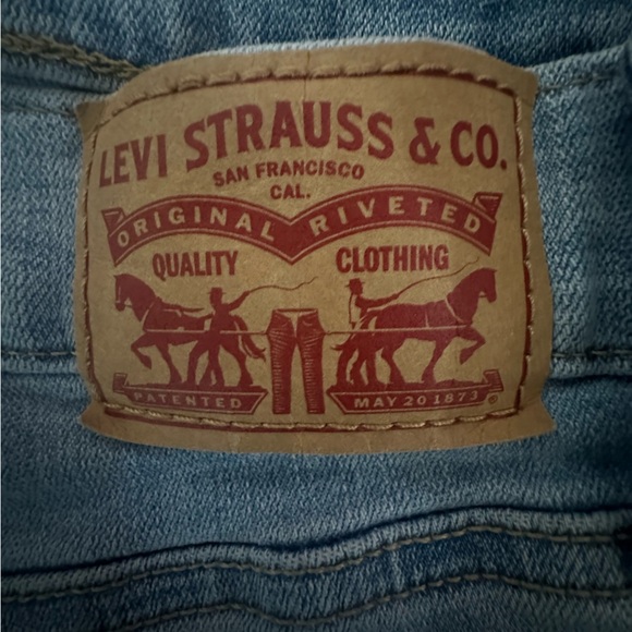 Levi’s Mid Length Denim Blue Women's Shorts size 33 - Picture 8 of 9